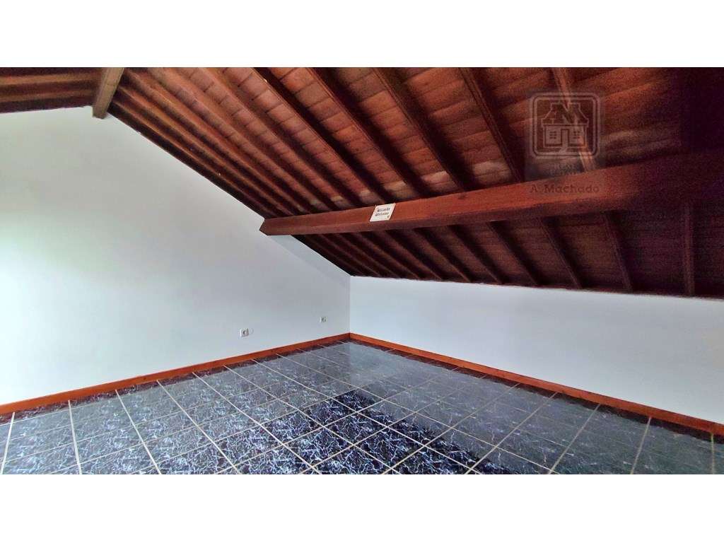 VENDA de CASA - MORADIA com garagem, jardim e quintal - Pico da Ped...-44