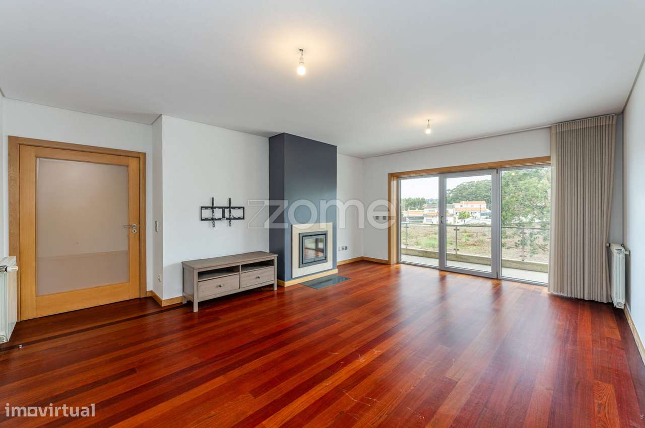 Apartamento T2 Arrendamento S. Féilx da Marinha - Grande imagem: 1/40