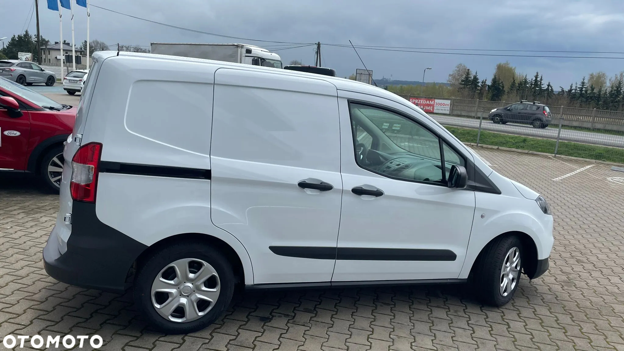 Ford Transit Courier - 4