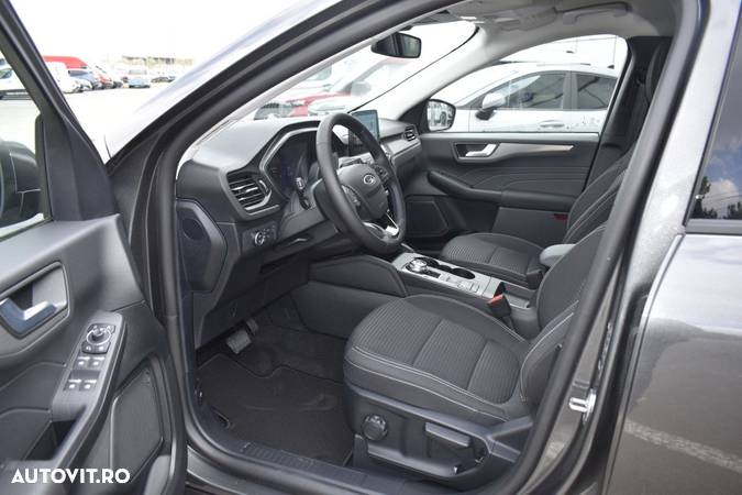 Ford Kuga - 12