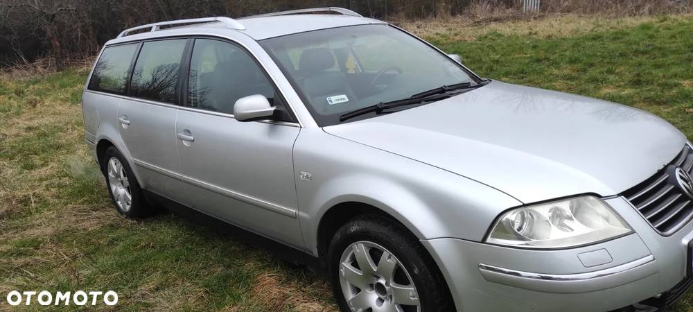 Volkswagen Passat 2.5 TDI 4Mot Highline - 2