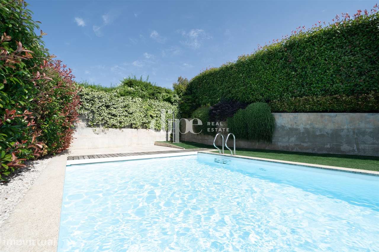 Luxuosa Moradia T3 com piscina, ginásio e jardins-24