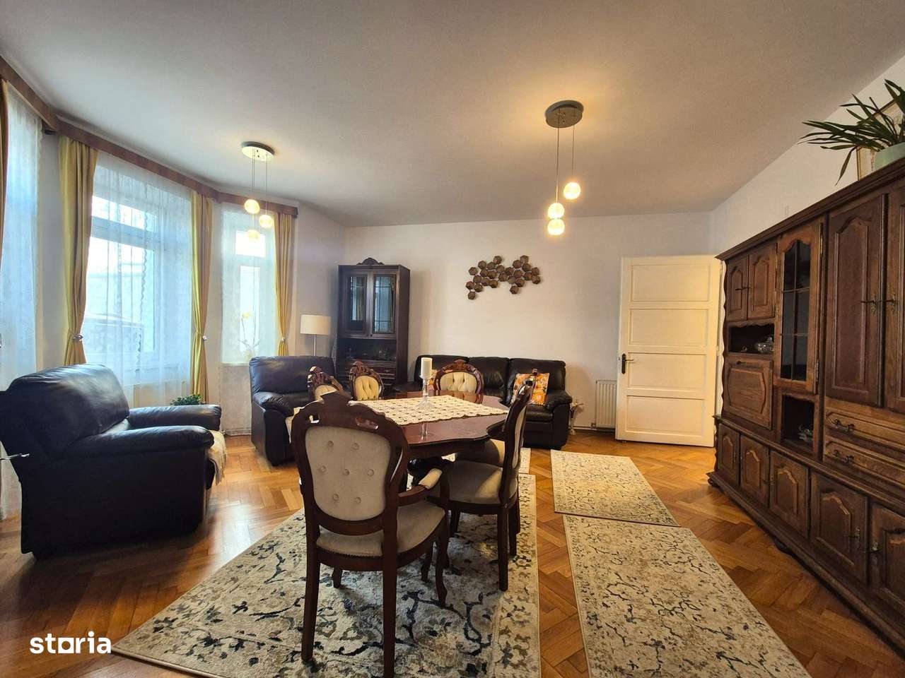 Piața de Miercuri, casă singură în curte, renovată 2025-1