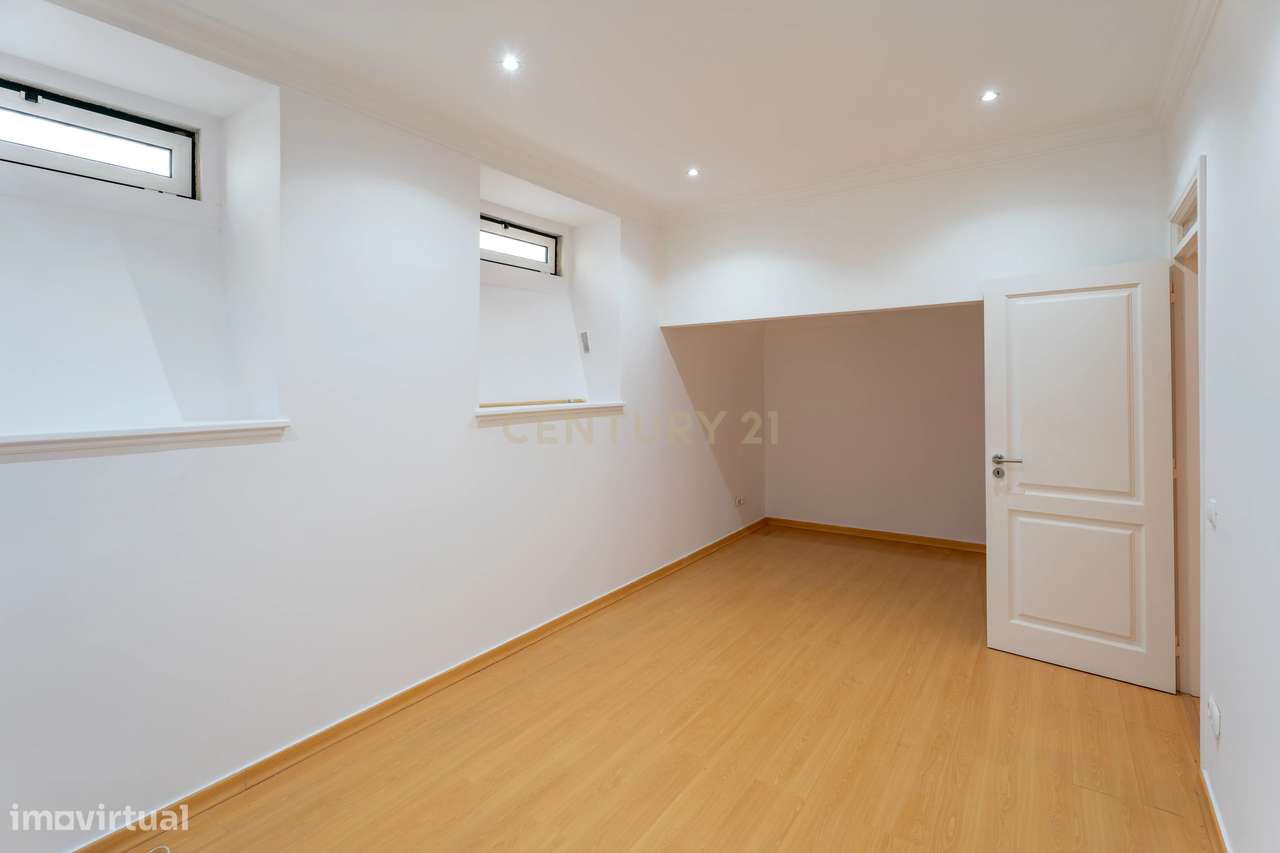 T2 em Campo de Ourique com Pátio de 23m²-20
