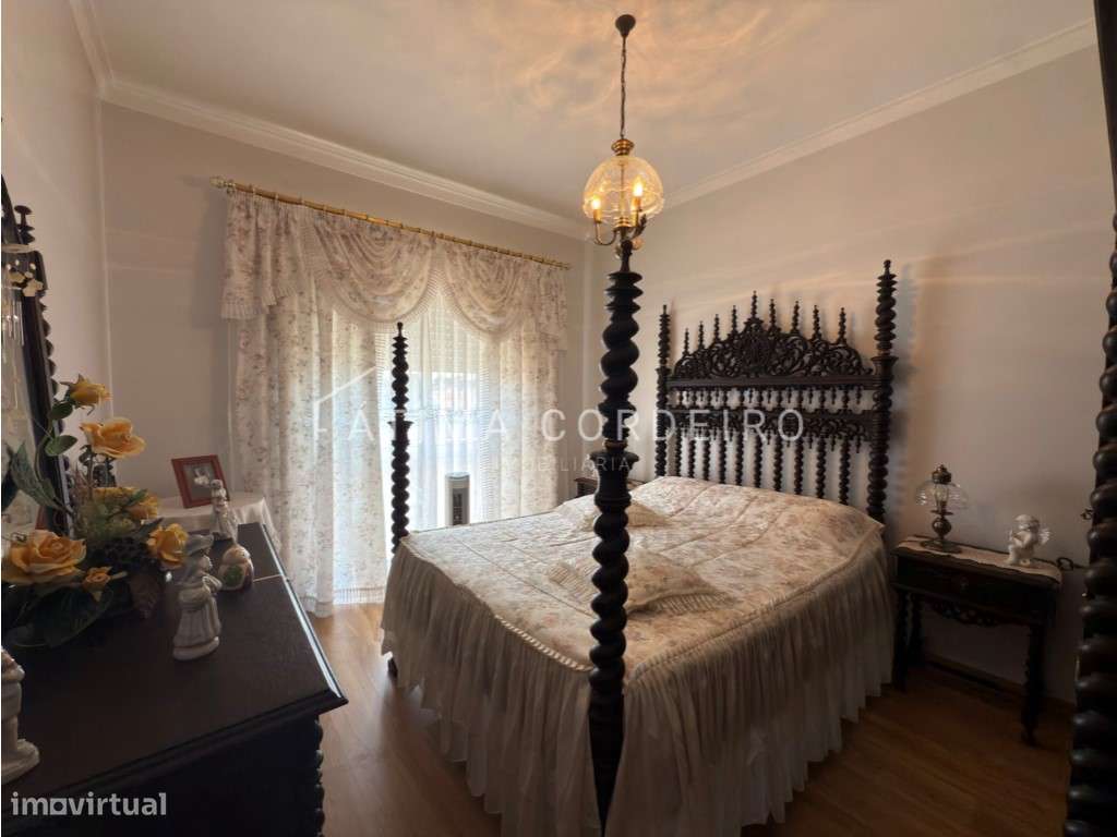 Moradia Isolada T5 em Lote de 375m² Excelente Estado - Sobreda-21