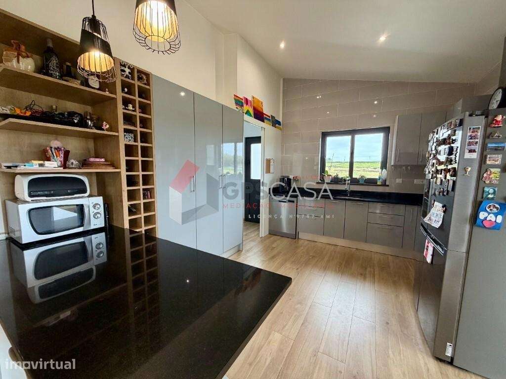 Moradia T3 de arquitetura moderna com excelentes áreas!-23