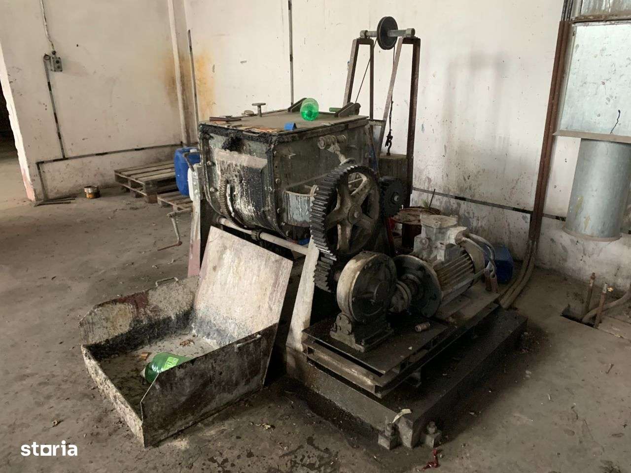 Fabrica de rasini si vopsele, utilaje - licitatie faliment-7