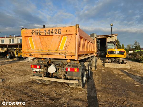 Mercedes-Benz Actros - 3