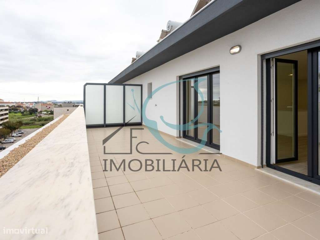 Excelente apartamento T3+1 Duplex, 1 Terraço e garagem/box, no Montijo - Grande imagem: 4/46