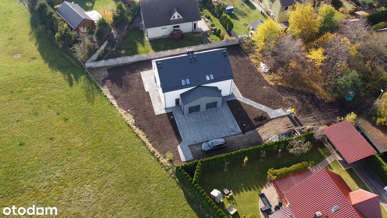 Dom z garażem, 4 sypialnie, pompa ciepła+kominek, strych-1