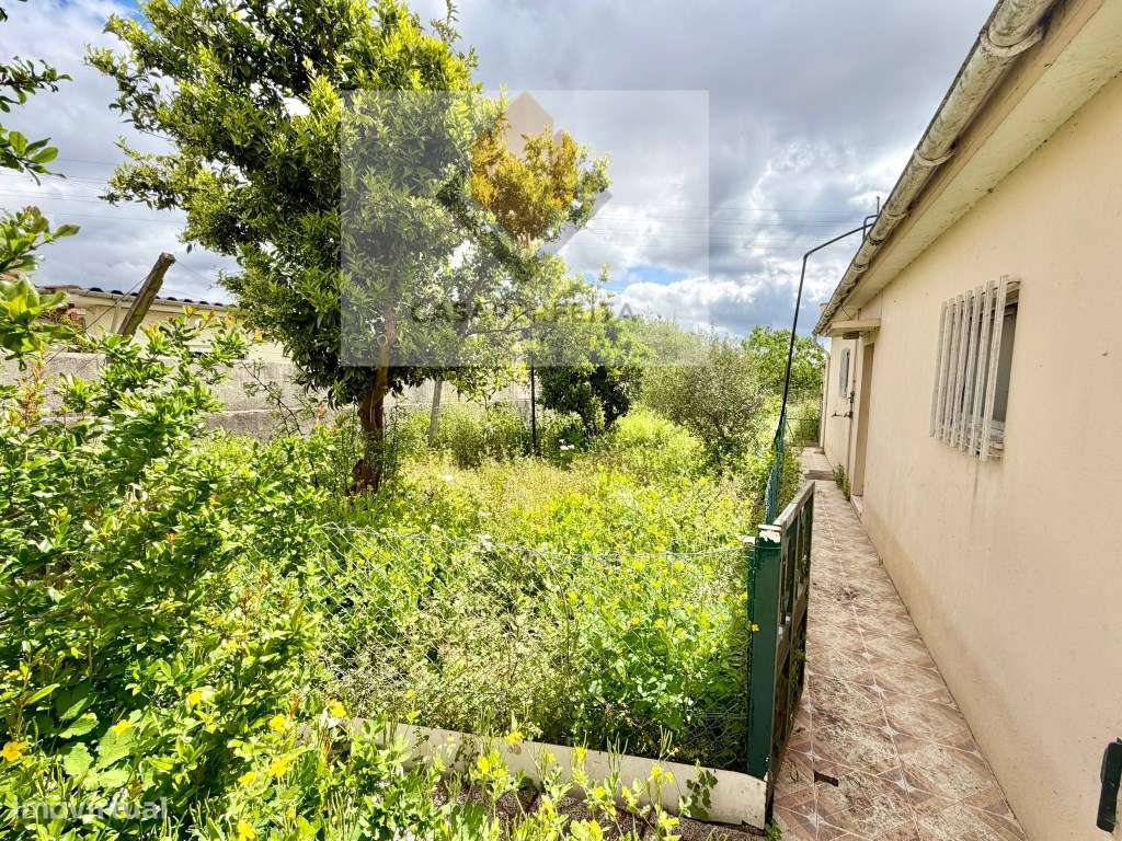 2 Andares Moradia T3 com Terreno, Anexo e Garagem - Avintes-38