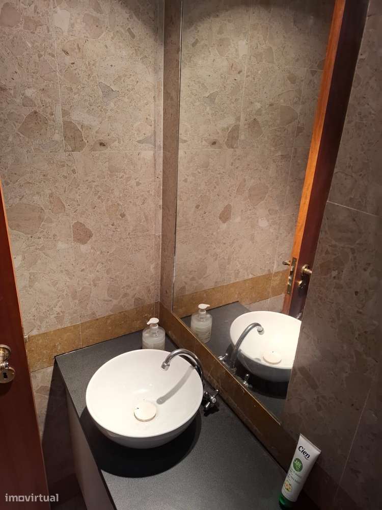 Apartamento Triplex com 3 quartos e 4 WC de sonho em Lisboa-10