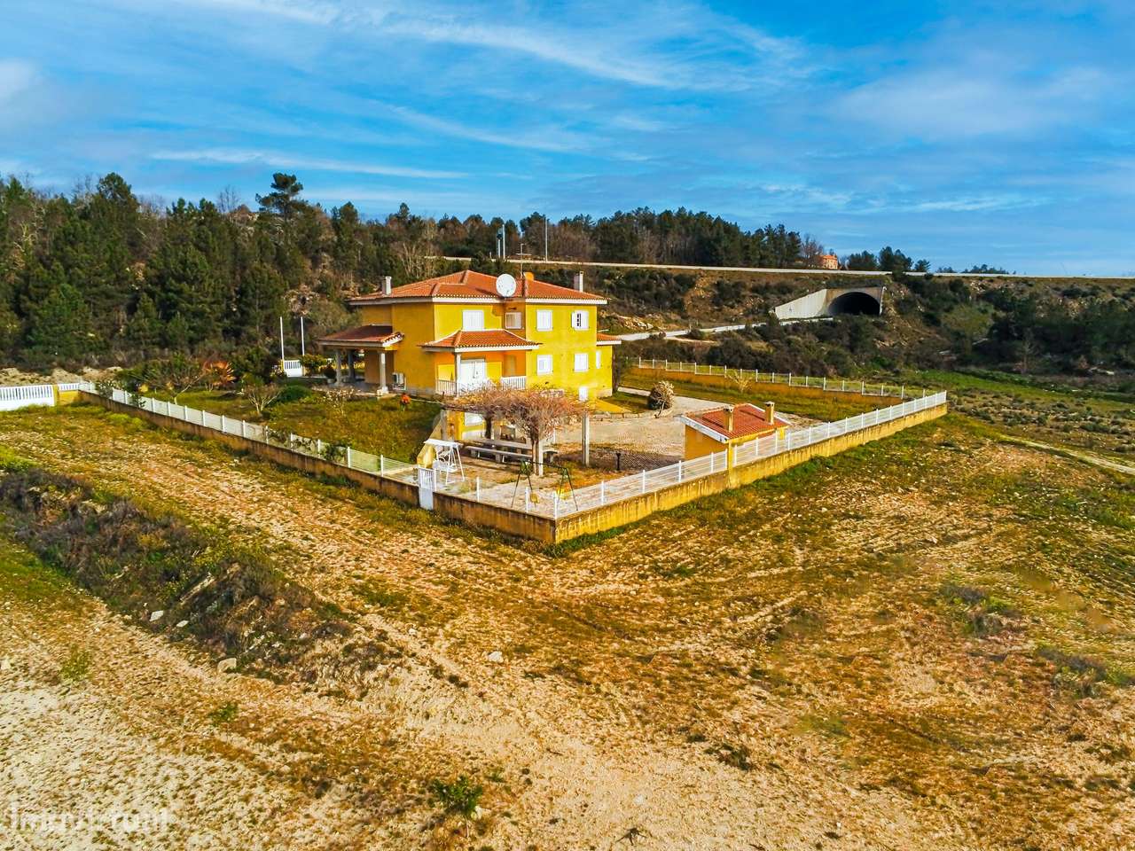 Empreendimento - Quinta com 3,5ha (35.288m²) - Moradia T5, com amendoe - Grande imagem: 3/32