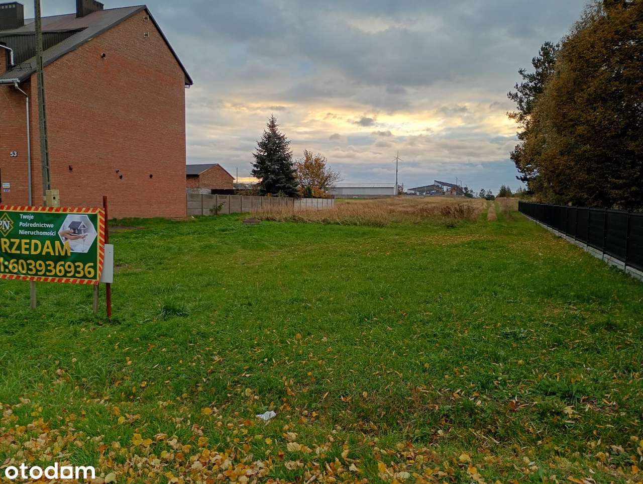 Dwie atrakcyjne działki  na sprzedaż-1