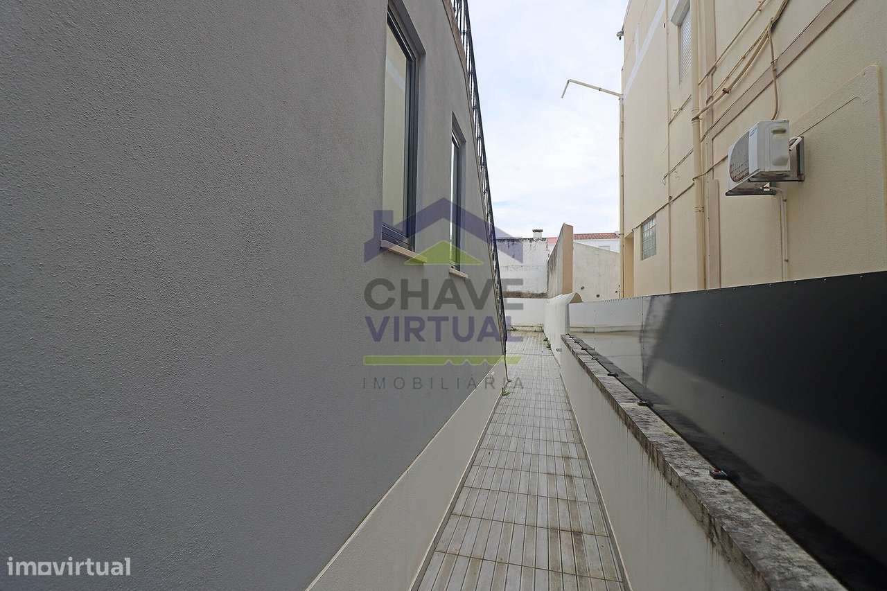 Apartamento T3 com Terraço Amplo - Centro Bombarral-32