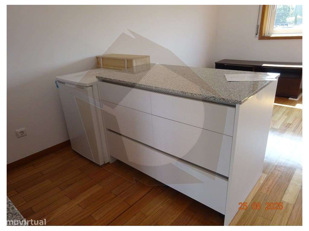 T0 ARRENDAMENTO - PORTO (CENTRO) - Grande imagem: 4/10