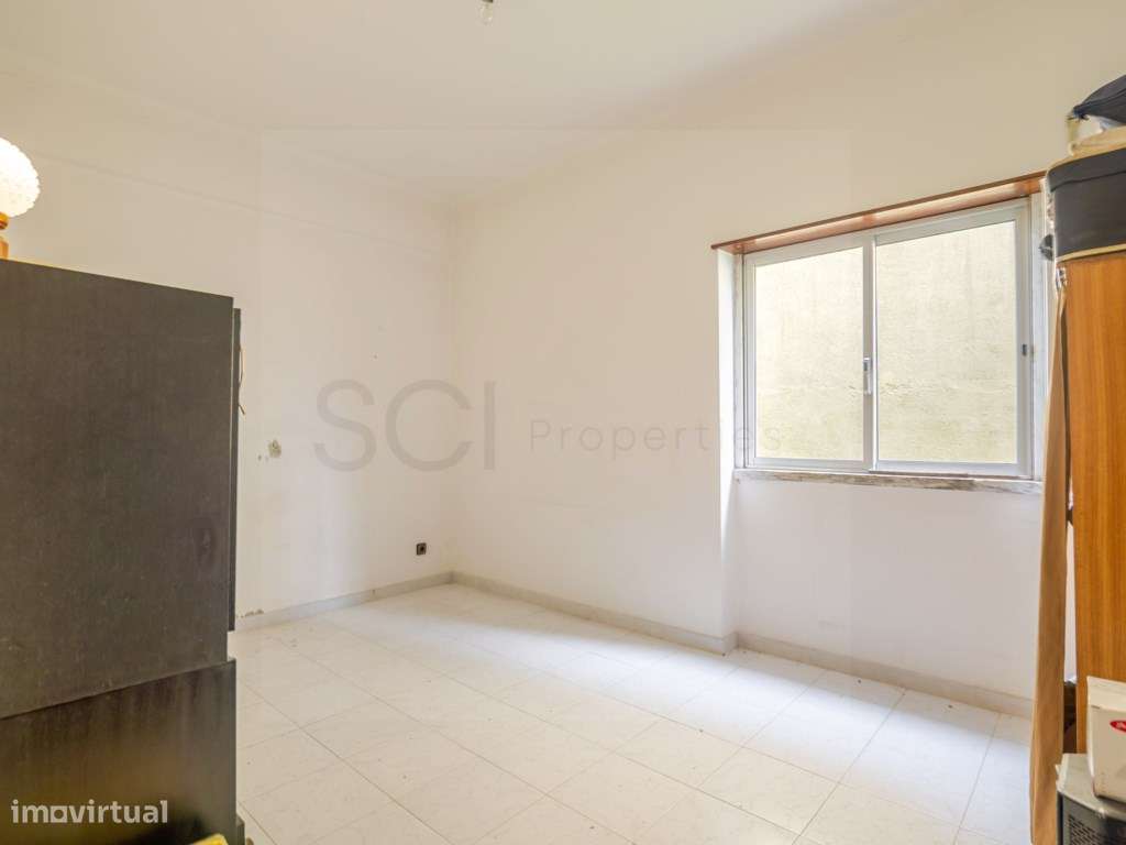 Moradia Térrea Isolada para Remodelar - Foros de Amora-9