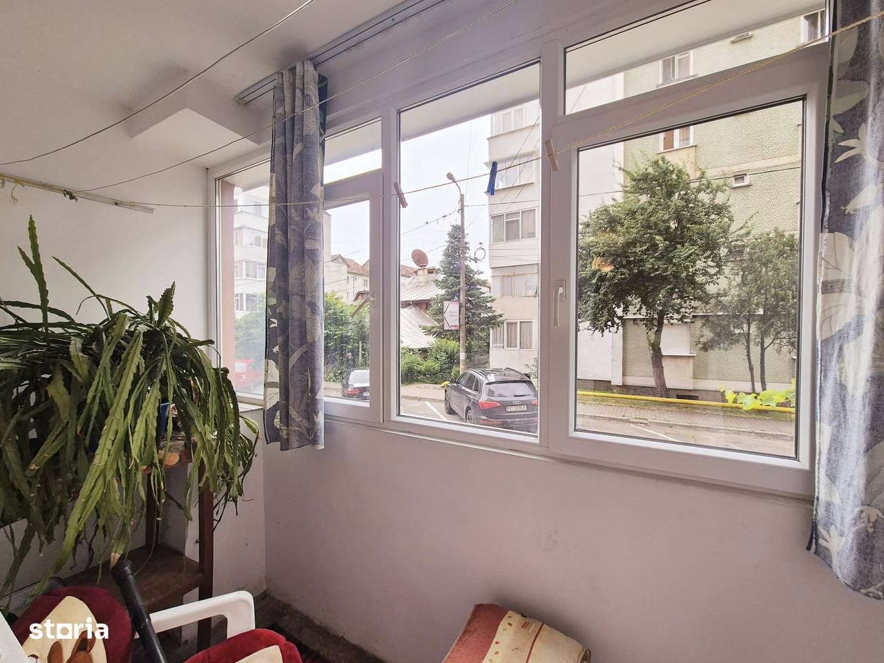 Apartament cu 3 camere, parter, 2 boxe, Bld. Traian, Piatra-Neamt - Imagine principală: 3/12