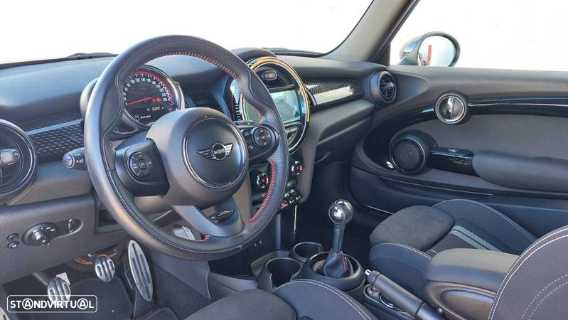 MINI John Cooper Works - 8