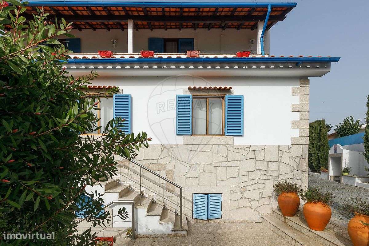 Moradia T8 para venda-11