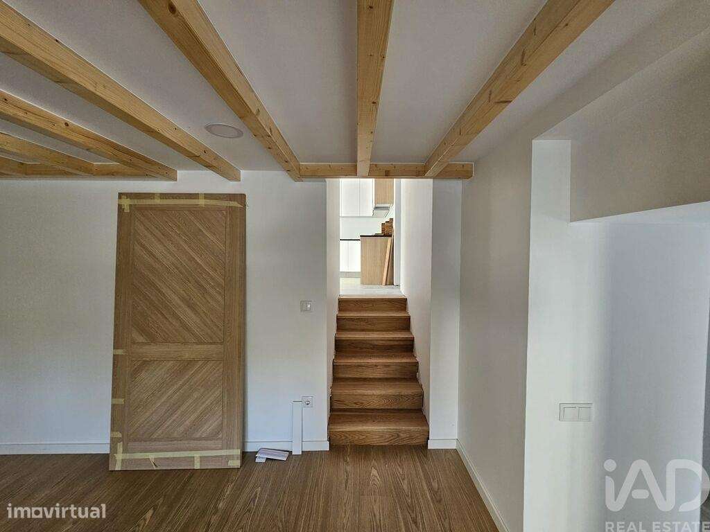 Casa / Villa T3 em Santiago e São Simão de Litém e Albergaria dos Doze - Grande imagem: 4/39