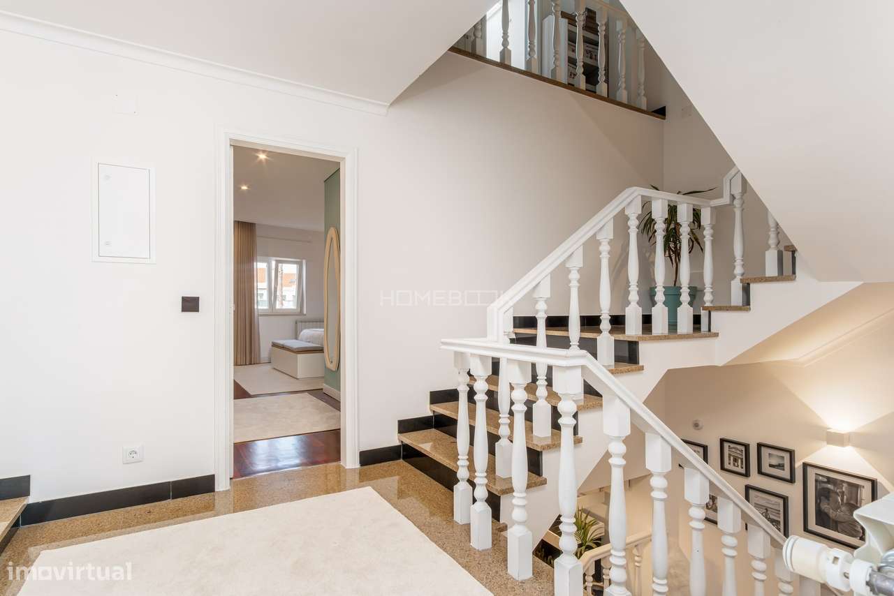 Moradia T5 renovada em condomínio fechado com piscinas, campo de ténis-42