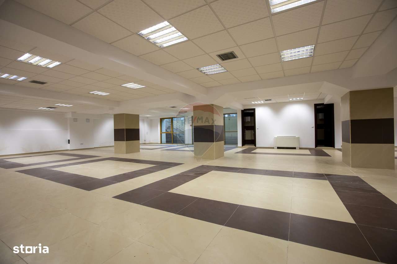 Imobil premium în centrul Bacăului – imagine și vizibilitate-5