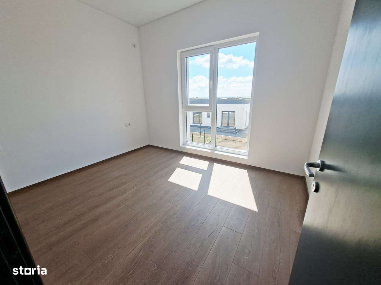 Casa P+1 Etaj /4 camere /50 m Bd.1  MAI/Com.Berceni/Comision 0%-9