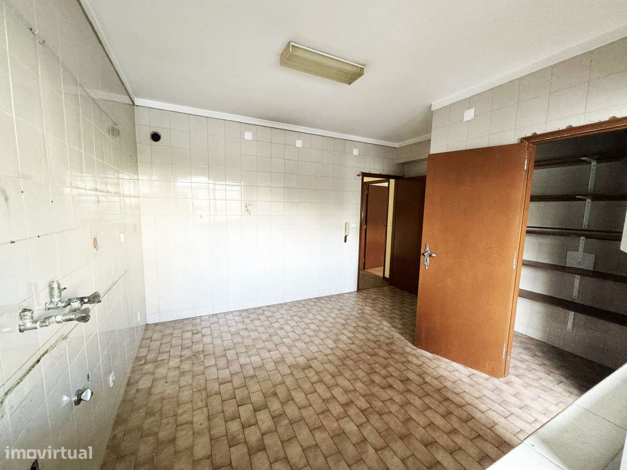 Apartamento T2 na Avenida Doutor Renato Araújo-6