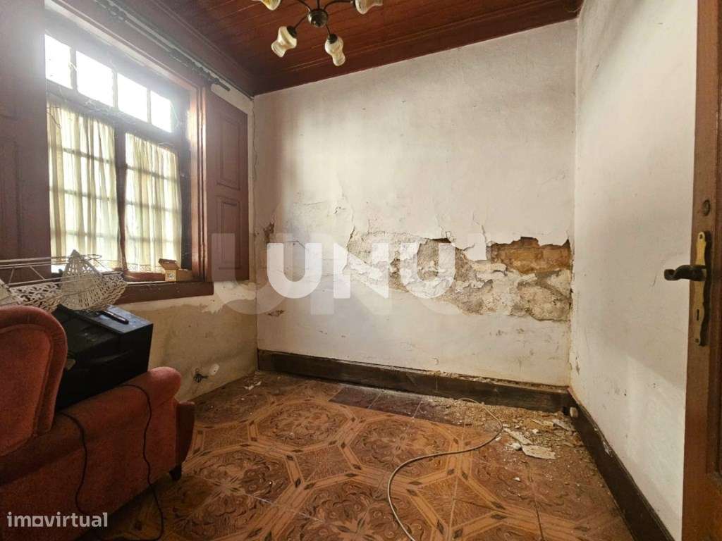 Prédio Urbano - Pleno Centro da Cidade de Viseu-17