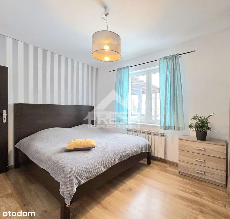 Dom w Bladowie z dużym ogrodem i tarasem-9