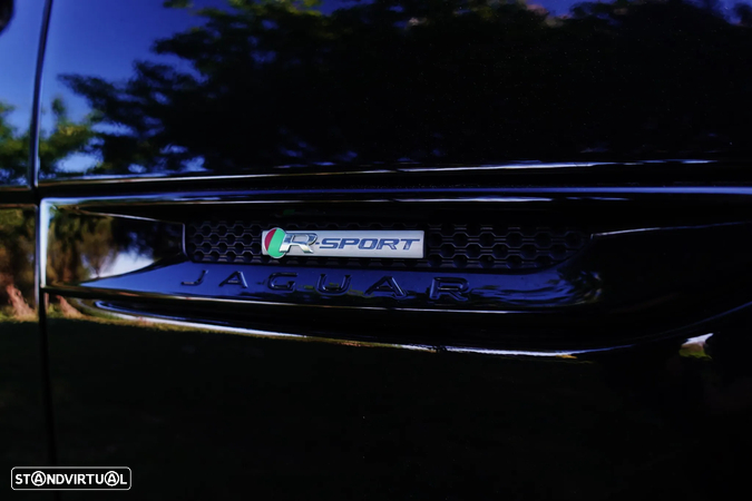 Jaguar XE 2.0 D R-Sport - 16