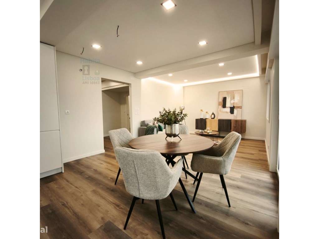 T3 Renovado e Mobilado Vista Monsanto | Varanda de 12m2-23