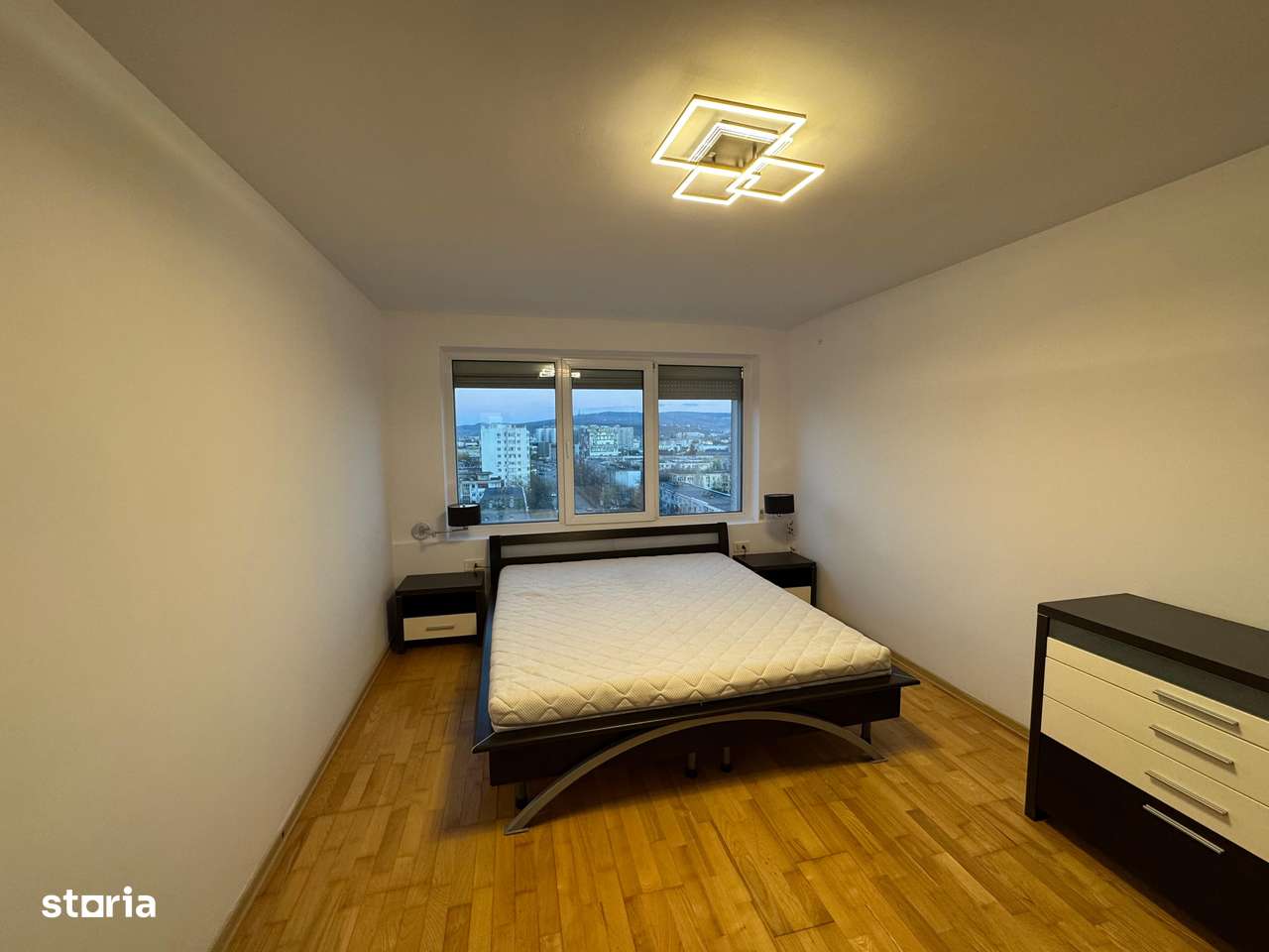 Apartament cu 4 camere Podu Ros - Imagine principală: 4/16