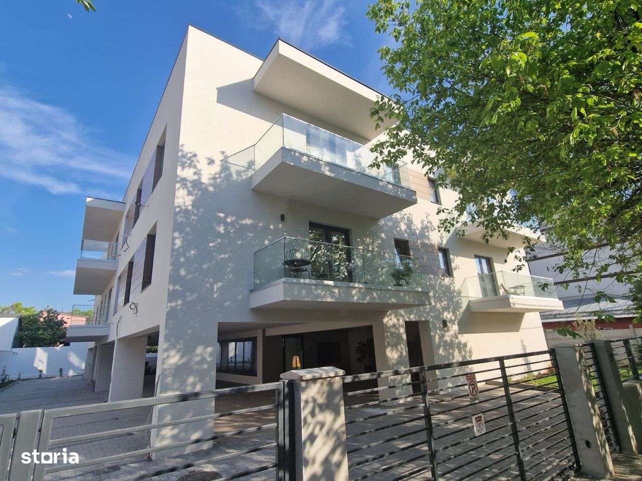 Bucuresti Noi-imobil 1677 mp. imobil cu 20 locuri de parcare-12