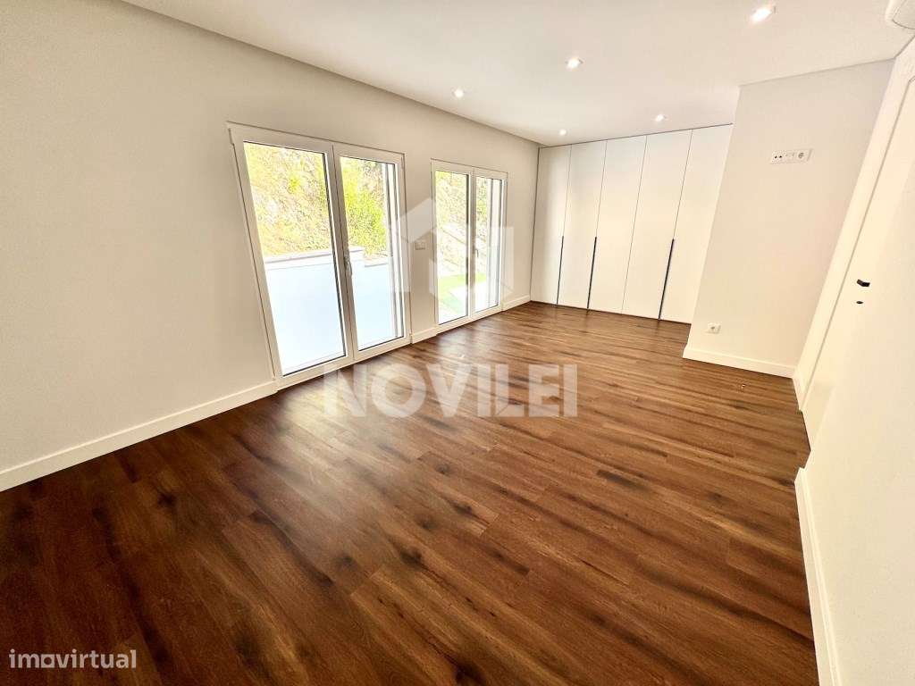 Moradia T3 em condomínio Fechado no centro de Leiria.-12