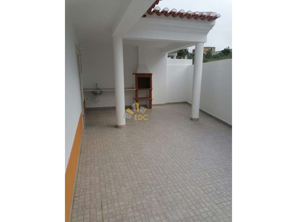 Moradia V3+1 Totalmente Remodelada no Centro da Ericeira e com vist...-14
