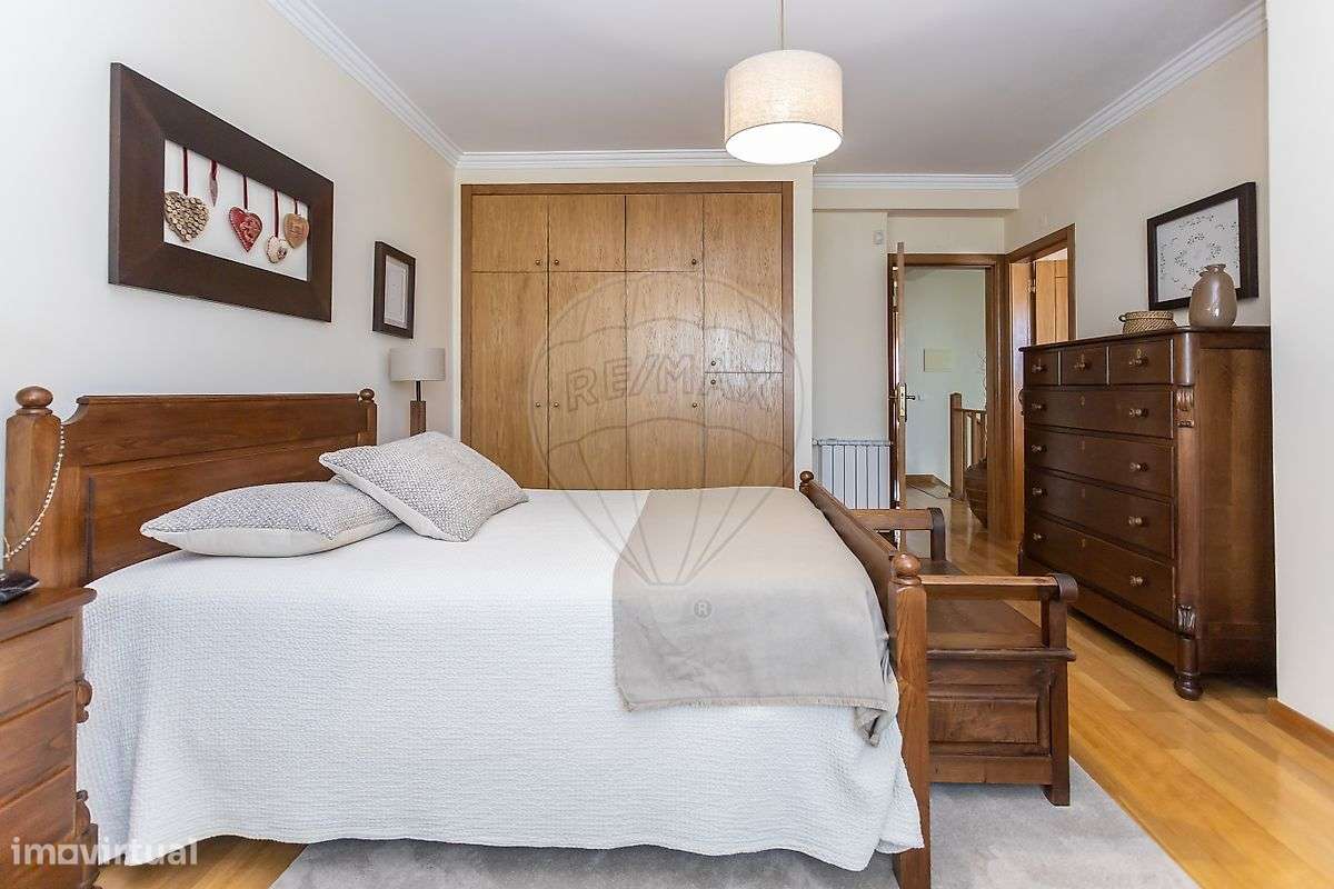 Moradia T4 para venda-34