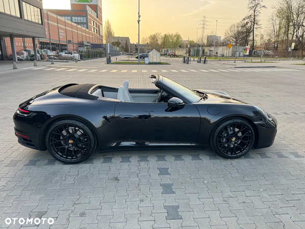 Porsche 911 Carrera 4 Cabrio - 4