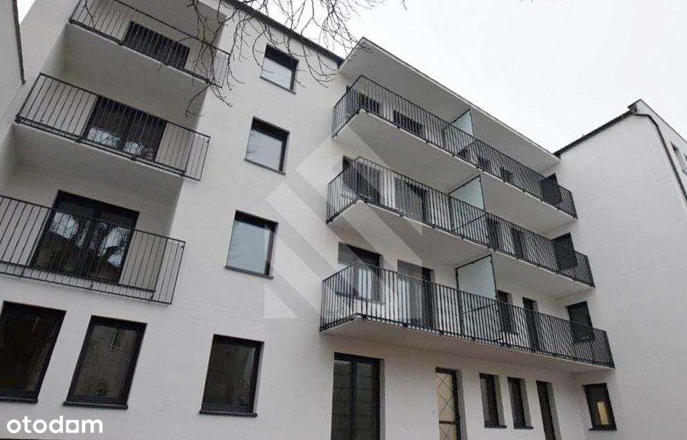 Kameralny budynek na Śródmieściu.-1