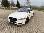 Jaguar XE 2.0 T Prestige - 4