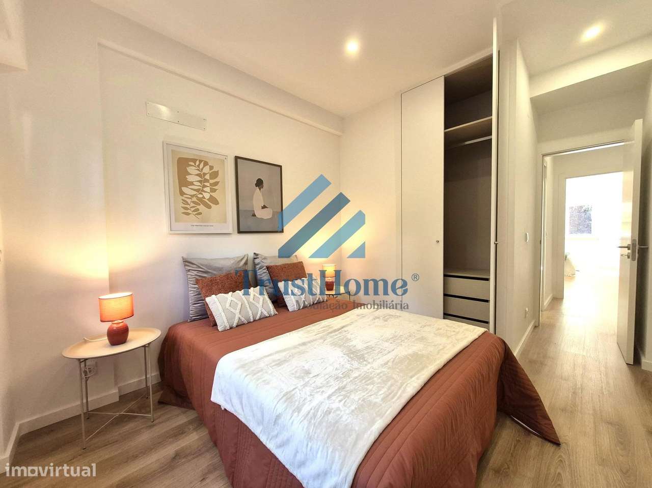 T2 Totalmente Remodelado c/ arrecadação 27m2 Benfica Lisboa-19