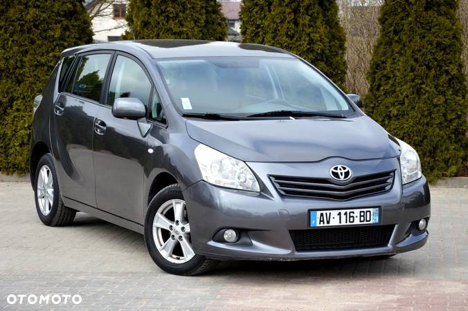 Toyota Verso 2.0 D-4D Life - 2