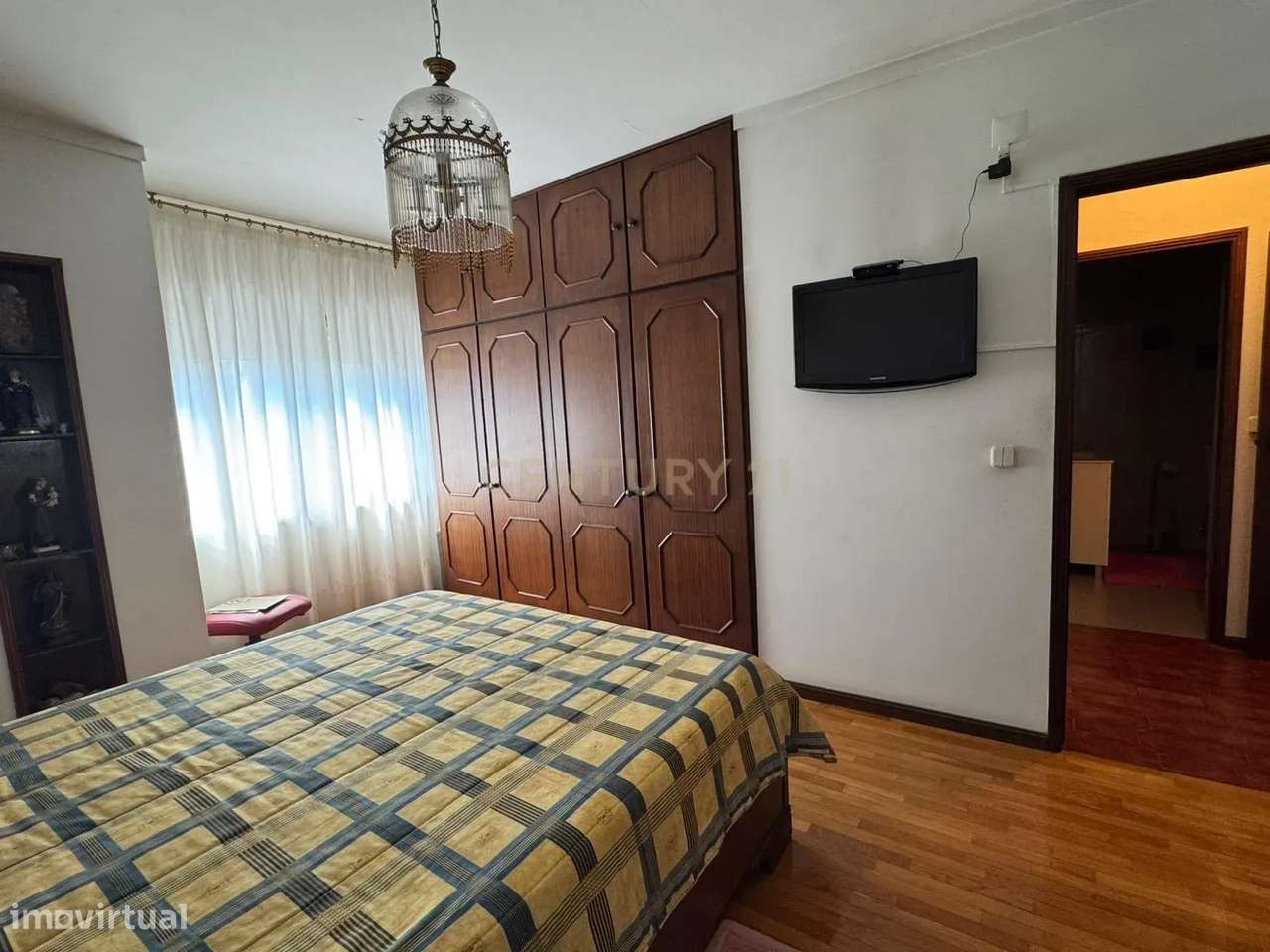 APARTAMENTO T4 DUPLEX NA PRAÇA PEDRA VERDE - ALDOAR-19