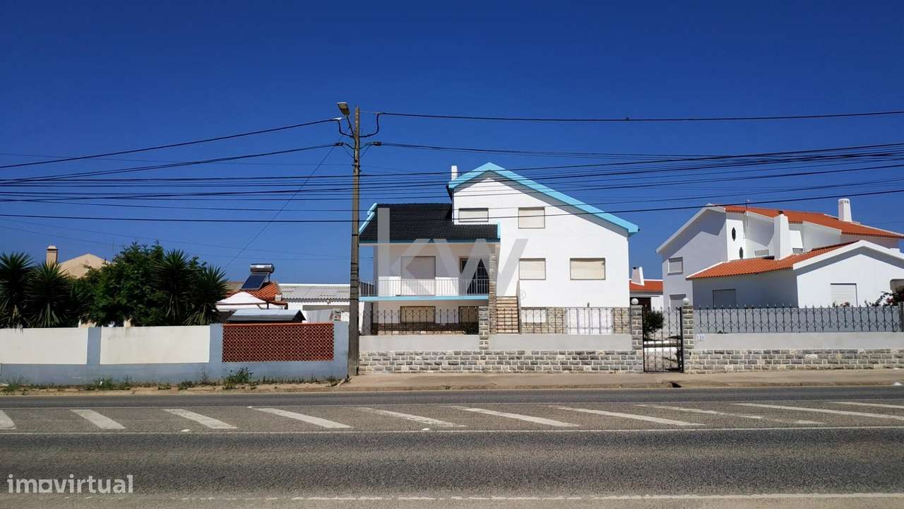 Moradia T11 a poucos minutos das Praias de Peniche - Grande imagem: 3/52