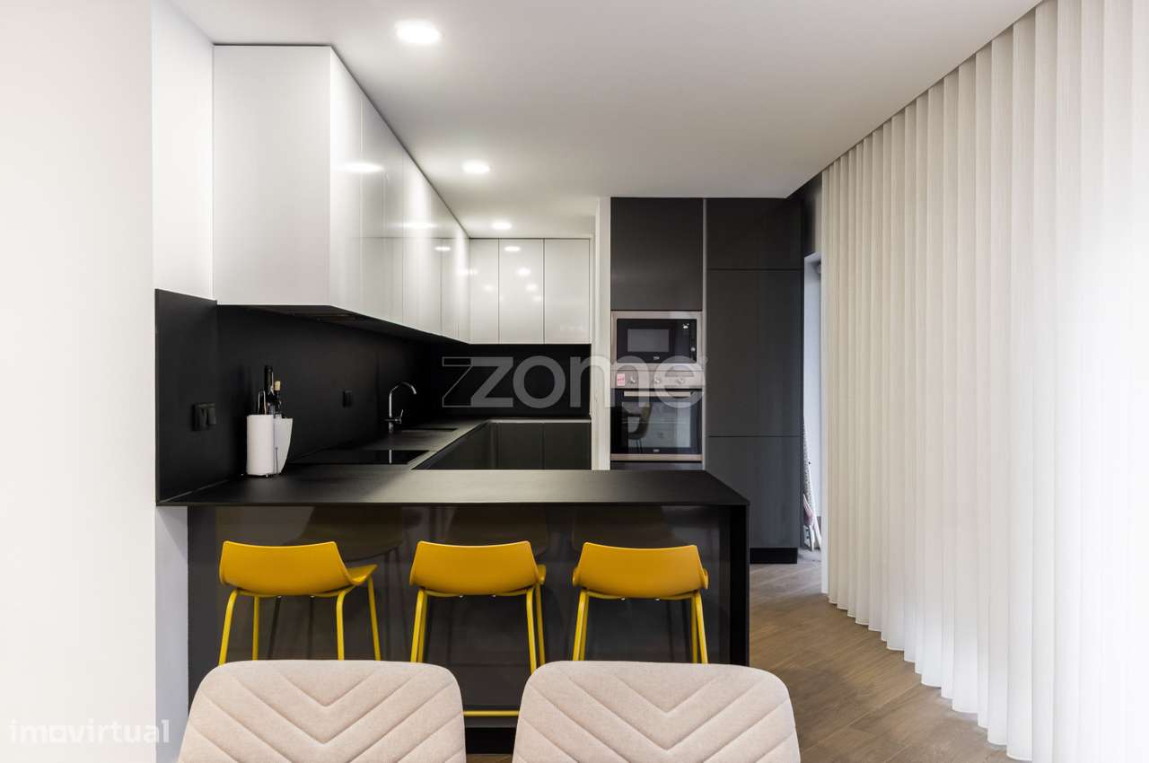 Apartamento T3 para arrendamento com box fechada e varanda - Grande imagem: 5/23