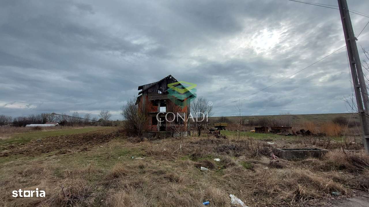 Vila la rosu cu 2000mp curte in comuna Cornetu-11