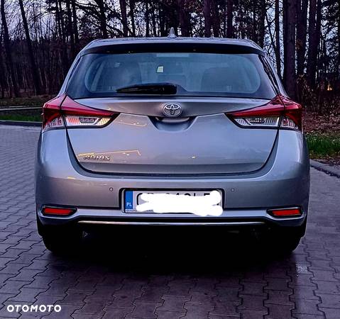 Toyota Auris 1.6 Premium - 5