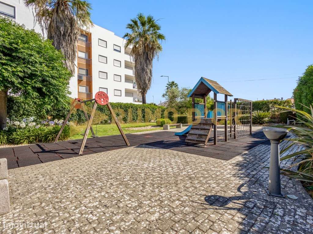Exclusivo T3 em Condomínio Privado no Carregado com Terraço, Varand...-24