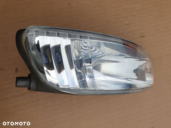 LAMPA HALOGEN PRZECIWMGIELNY PRAWY LEXUS RX300 OE - 10